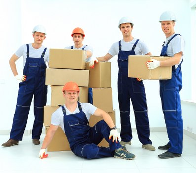 Local van service for a flat move near Putney riverside homes